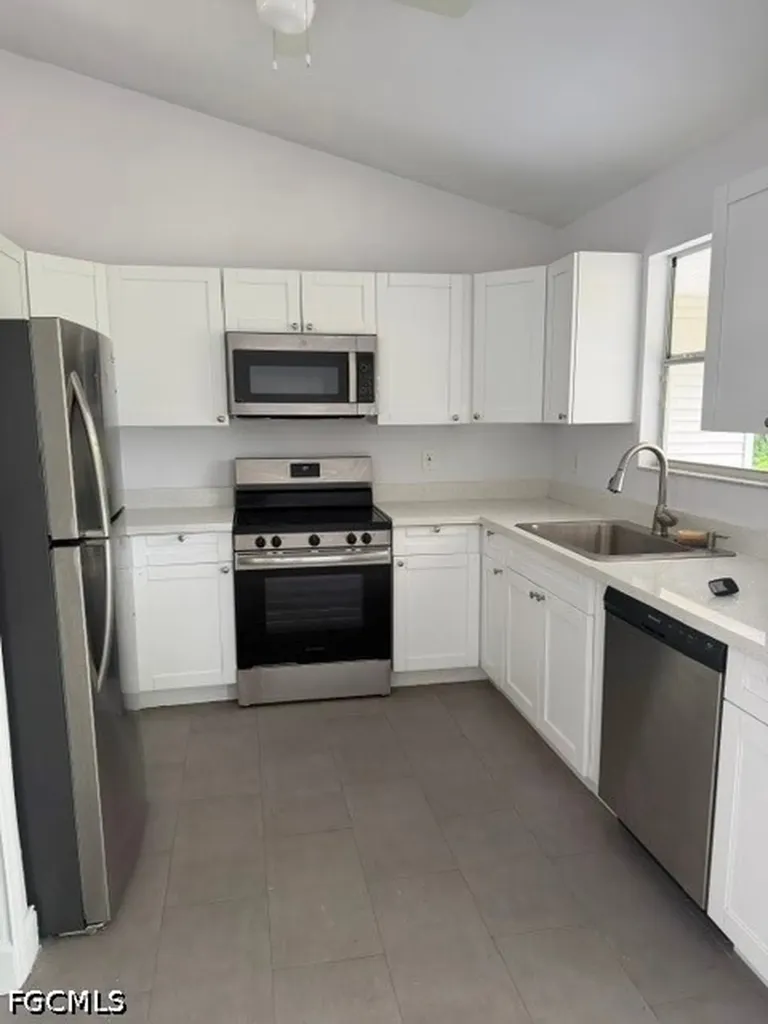 2701 SW 8th Court Cape Coral FL 33914