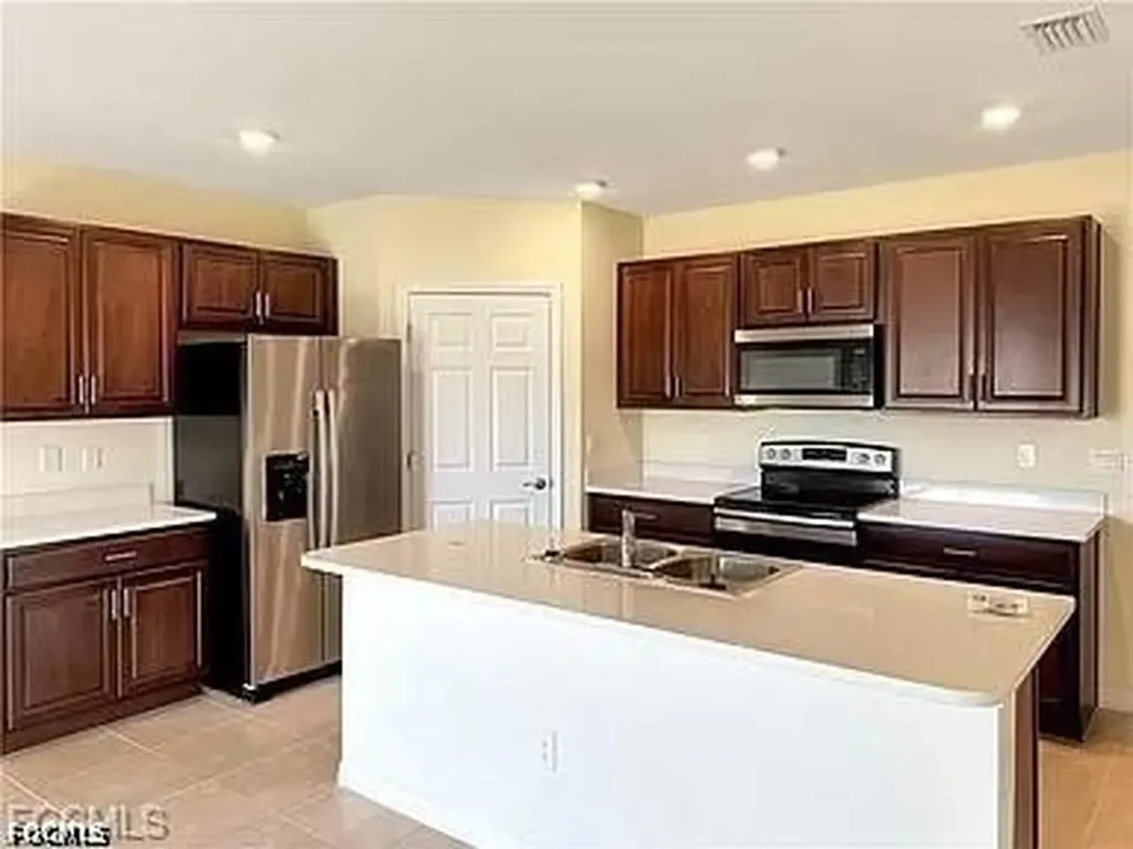 2210 NW 11th Street Cape Coral FL 33993