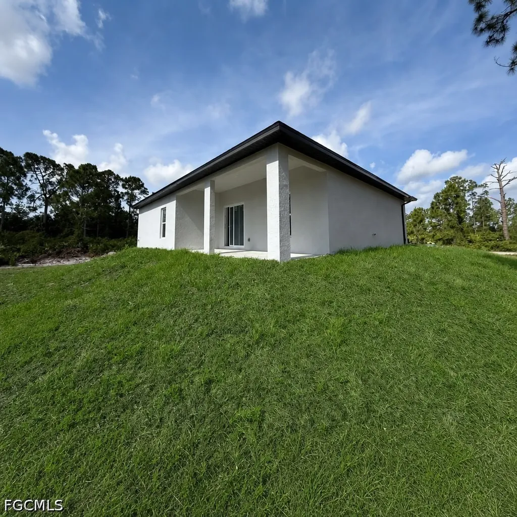847 Genoa Avenue S Lehigh Acres FL 33974
