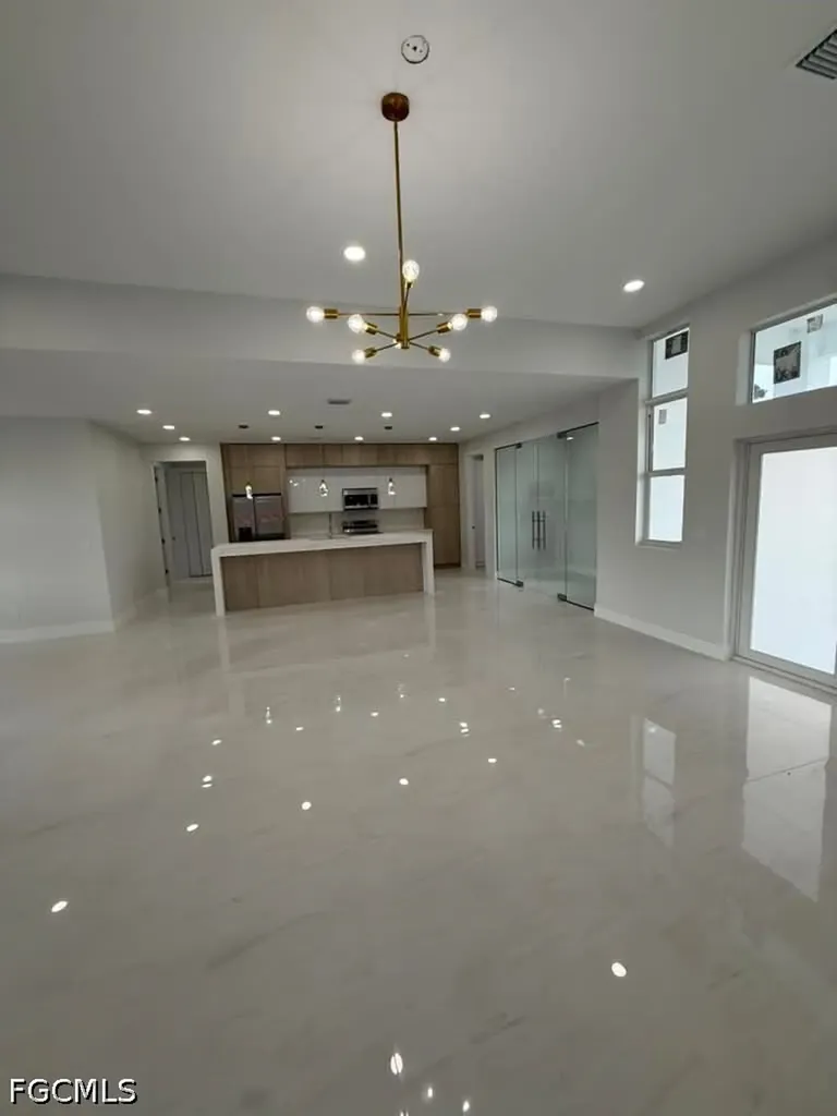 2835 NE 5th Place Cape Coral FL 33909