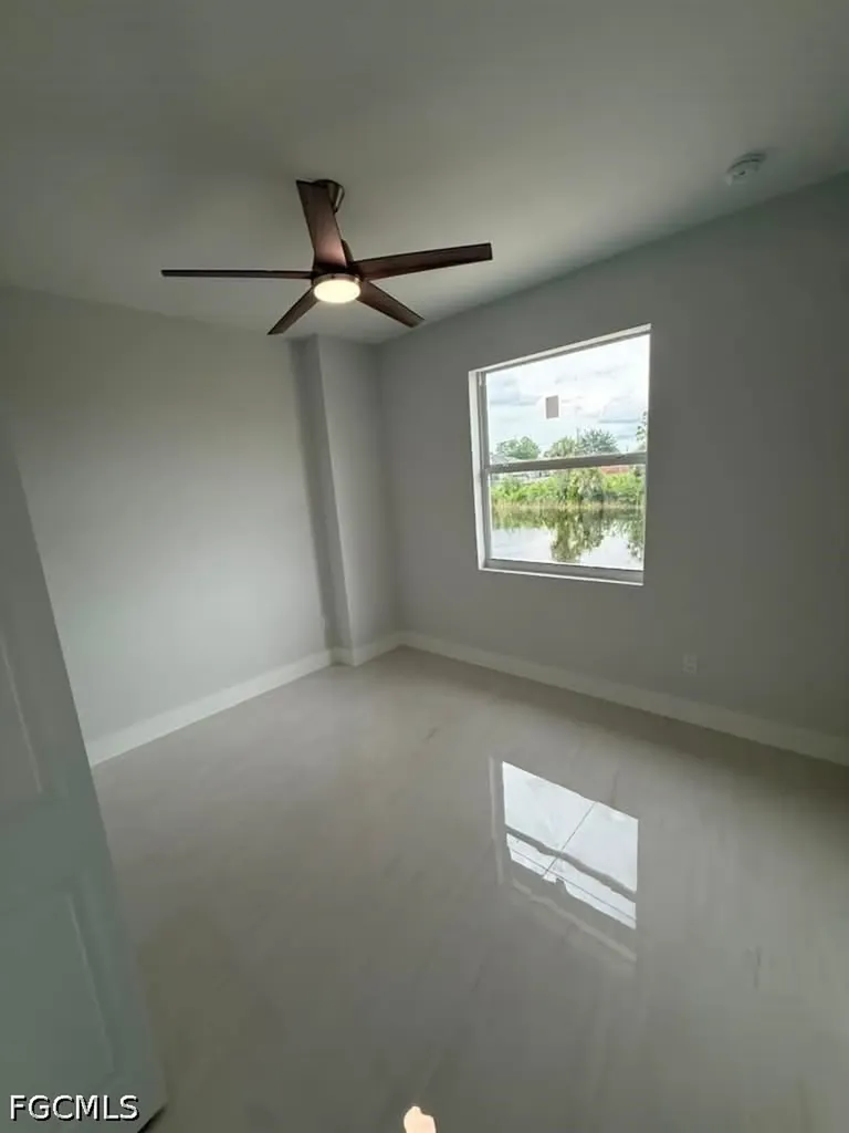 2835 NE 5th Place Cape Coral FL 33909