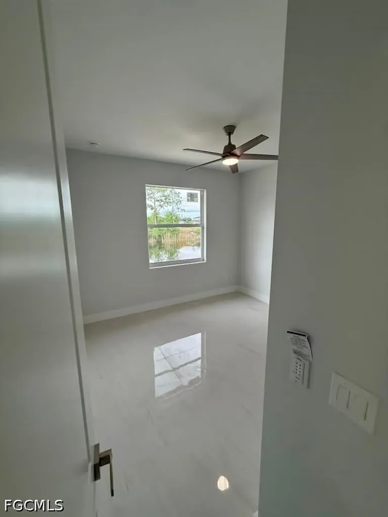 2835 NE 5th Place Cape Coral FL 33909