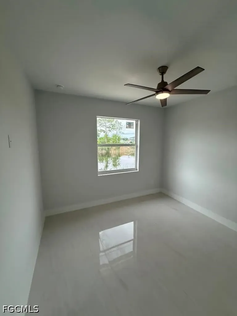 2835 NE 5th Place Cape Coral FL 33909