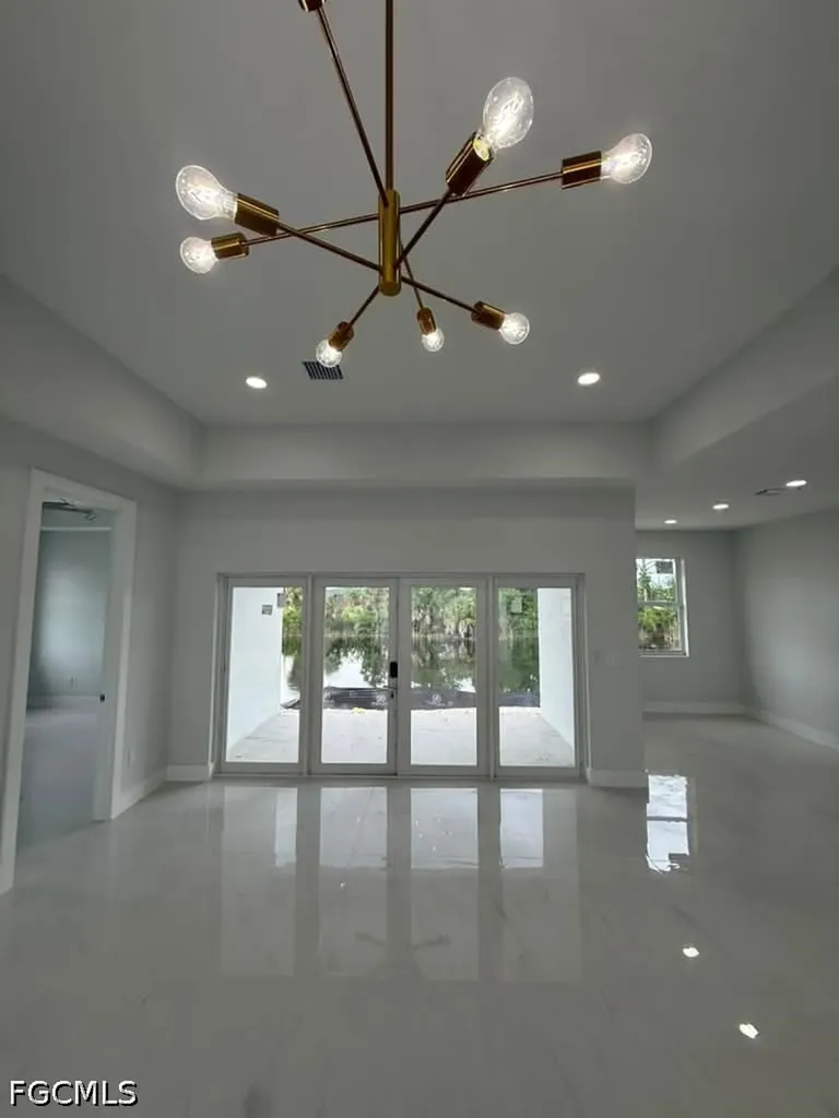 2835 NE 5th Place Cape Coral FL 33909