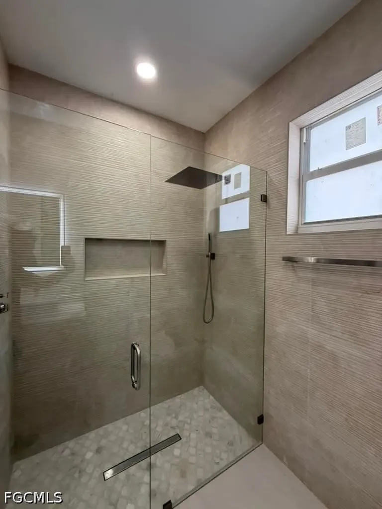 2835 NE 5th Place Cape Coral FL 33909