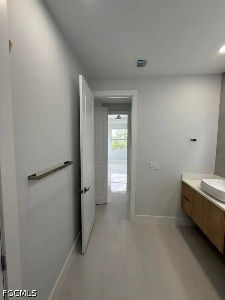 2835 NE 5th Place Cape Coral FL 33909