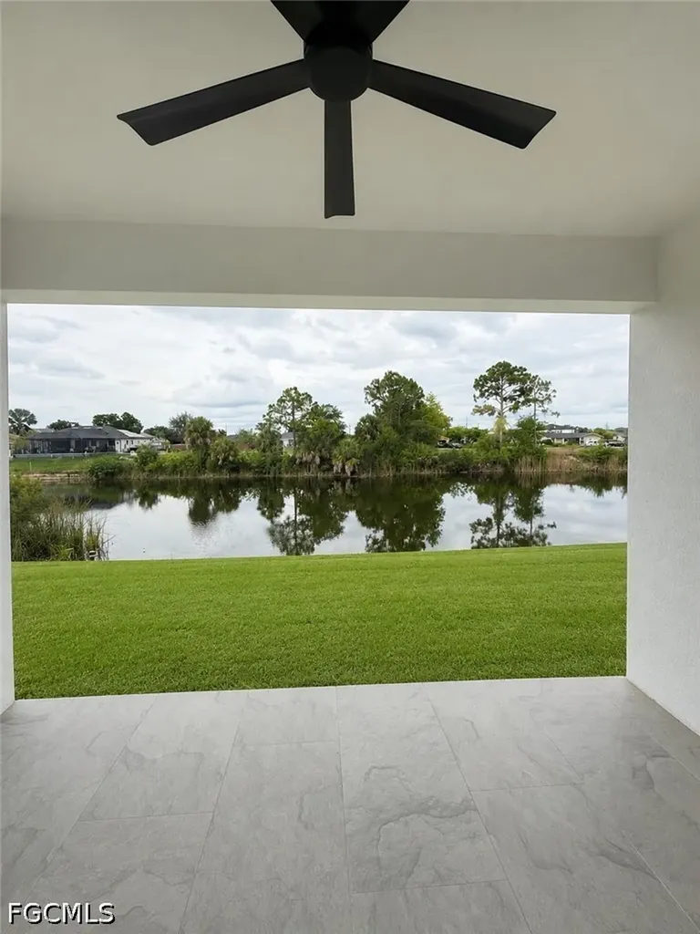 2835 NE 5th Place Cape Coral FL 33909