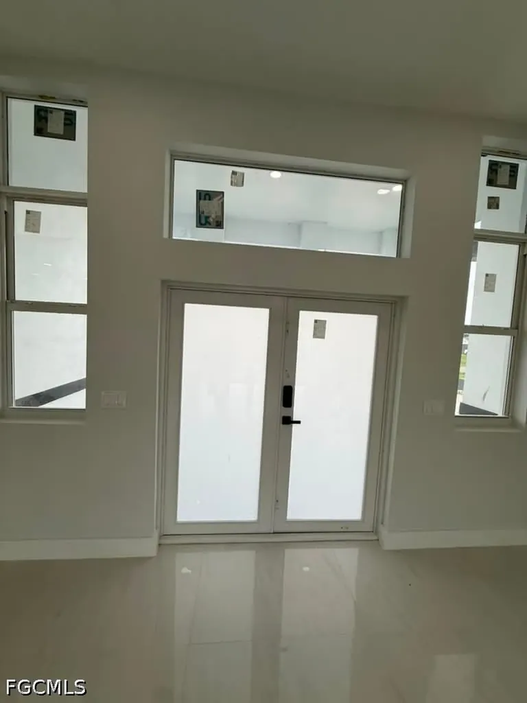 2835 NE 5th Place Cape Coral FL 33909