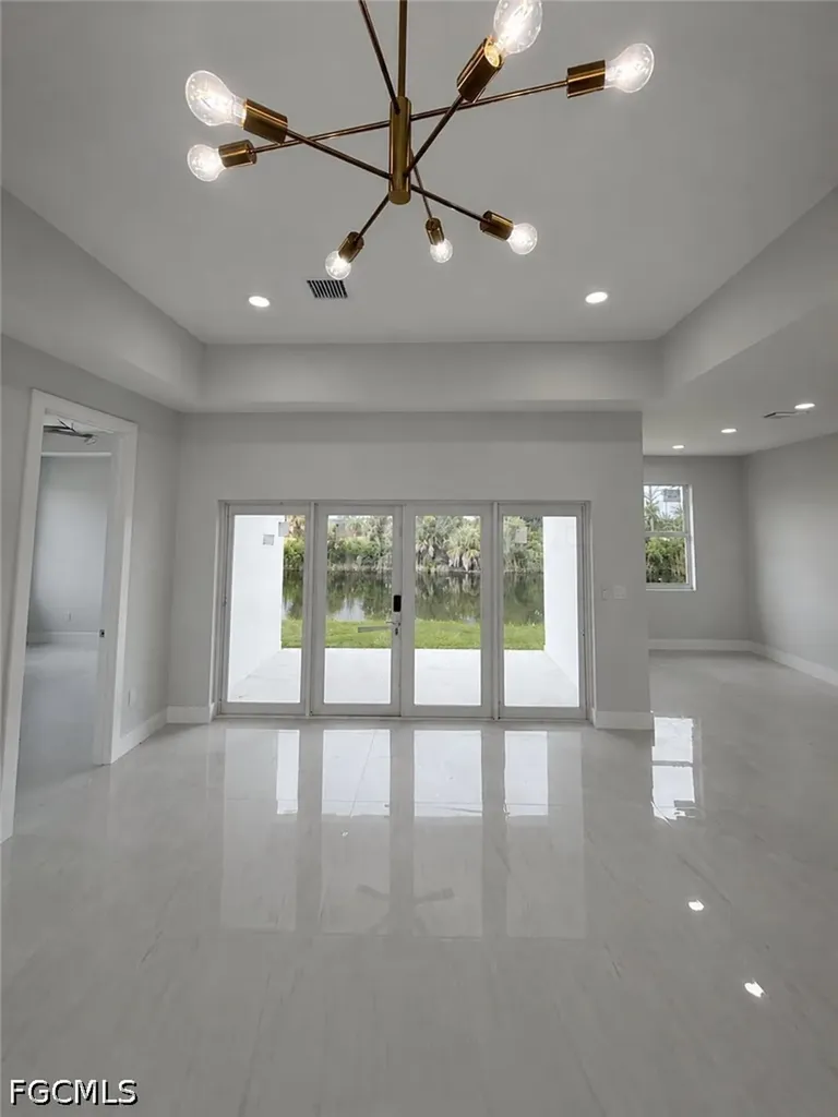 2835 NE 5th Place Cape Coral FL 33909