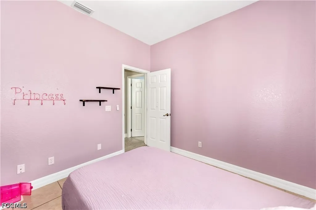 3725 SW 4th Lane Cape Coral FL 33991