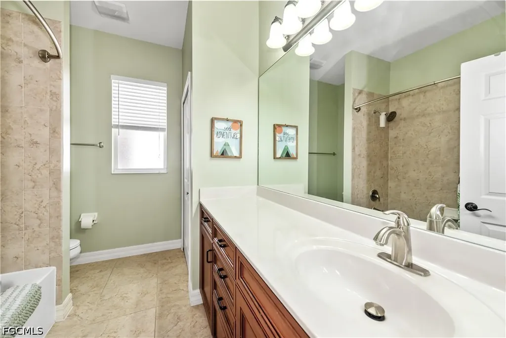 3725 SW 4th Lane Cape Coral FL 33991