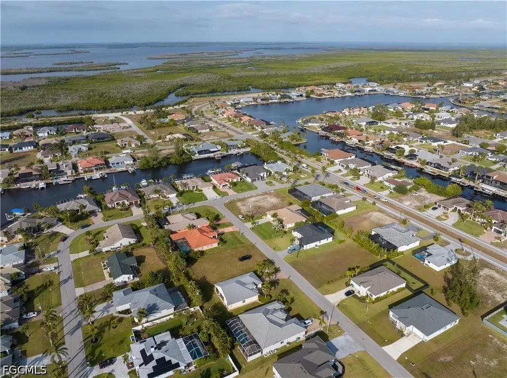 3725 SW 4th Lane Cape Coral FL 33991