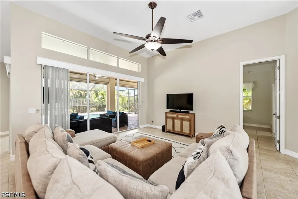 3725 SW 4th Lane Cape Coral FL 33991