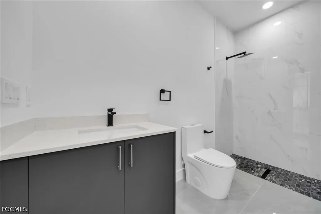 2720 NW 41st Avenue Cape Coral FL 33993