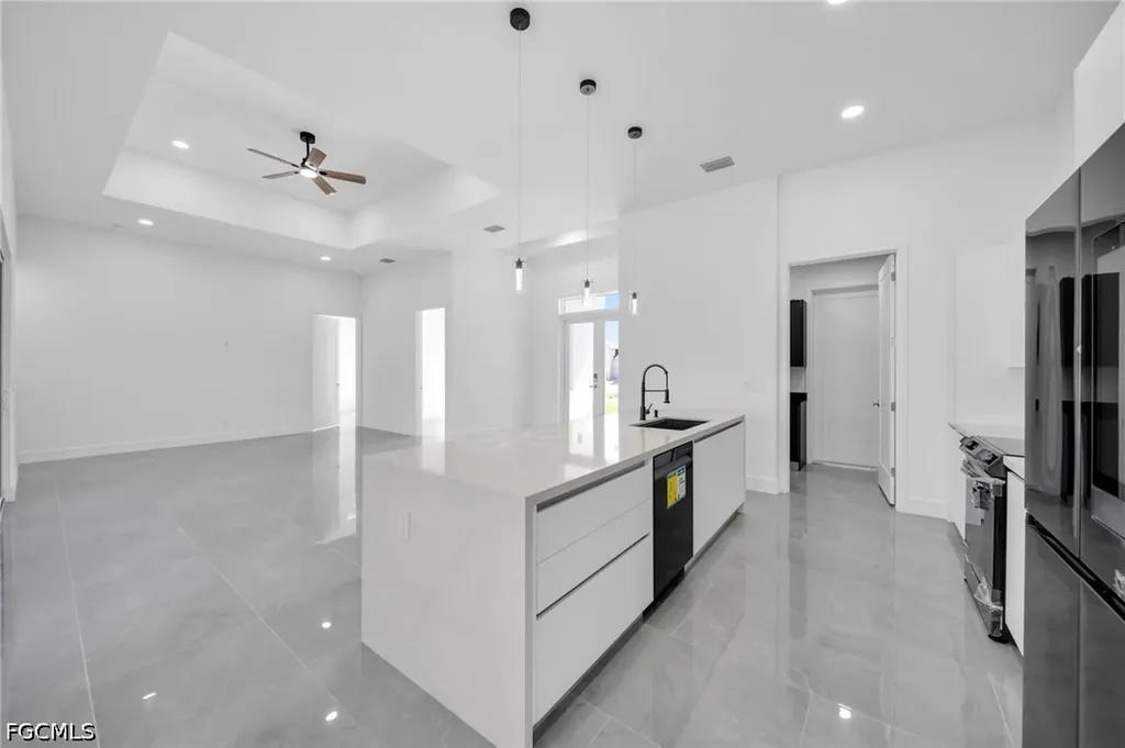 2720 NW 41st Avenue Cape Coral FL 33993