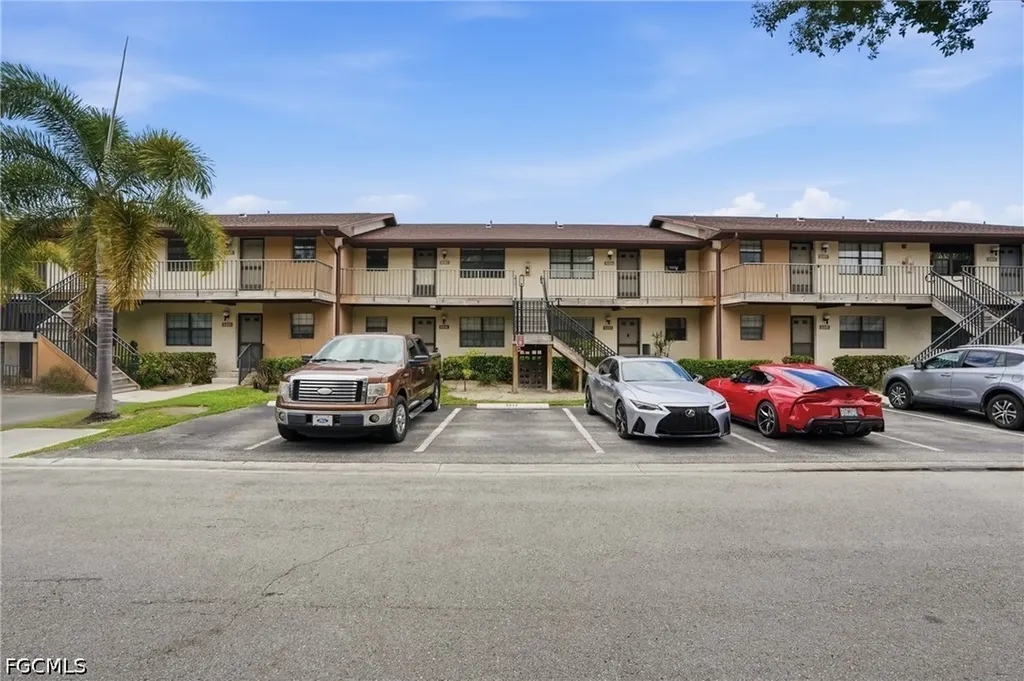 5323 Treetops Drive Naples FL 34113