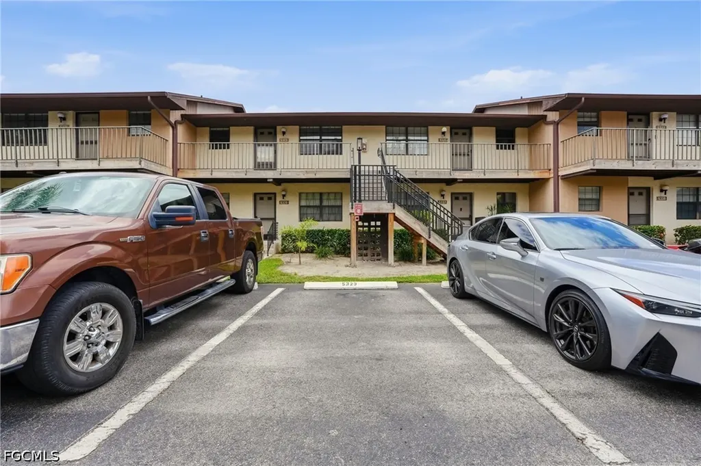 5323 Treetops Drive Naples FL 34113
