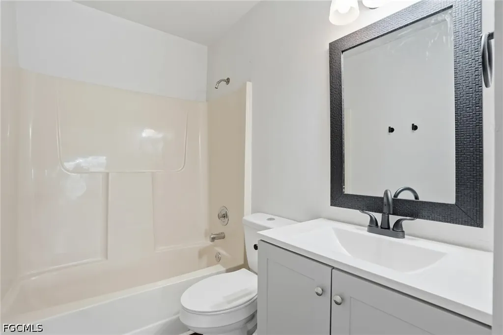 5323 Treetops Drive Naples FL 34113