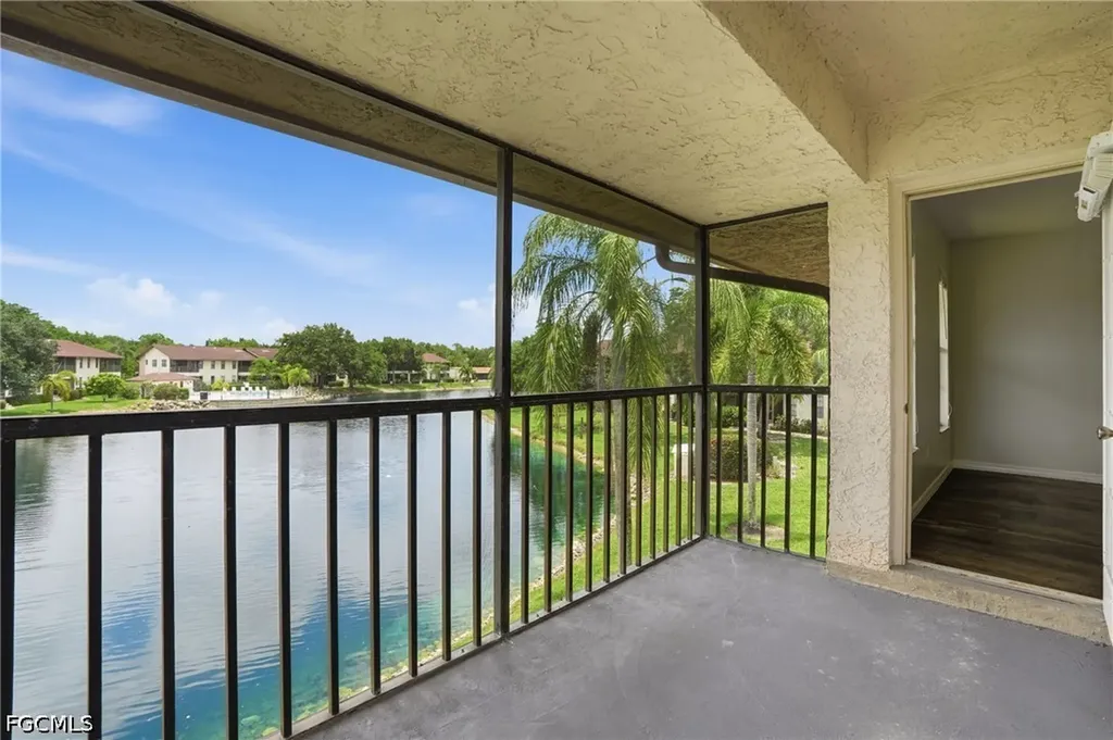 5323 Treetops Drive Naples FL 34113