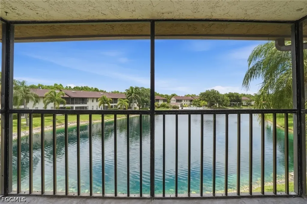 5323 Treetops Drive Naples FL 34113