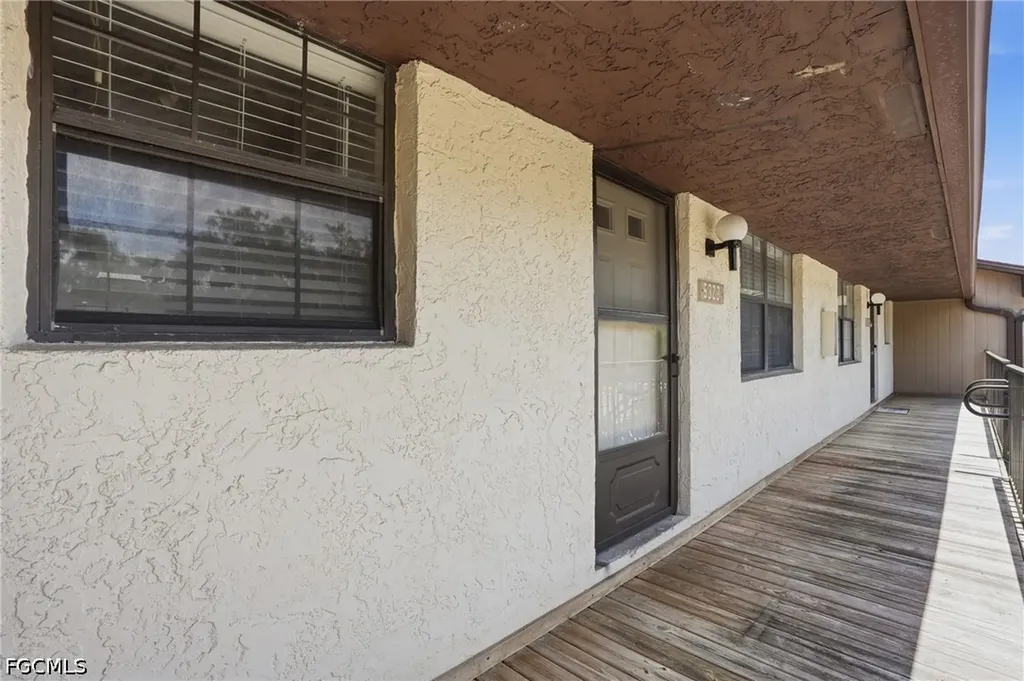 5323 Treetops Drive Naples FL 34113