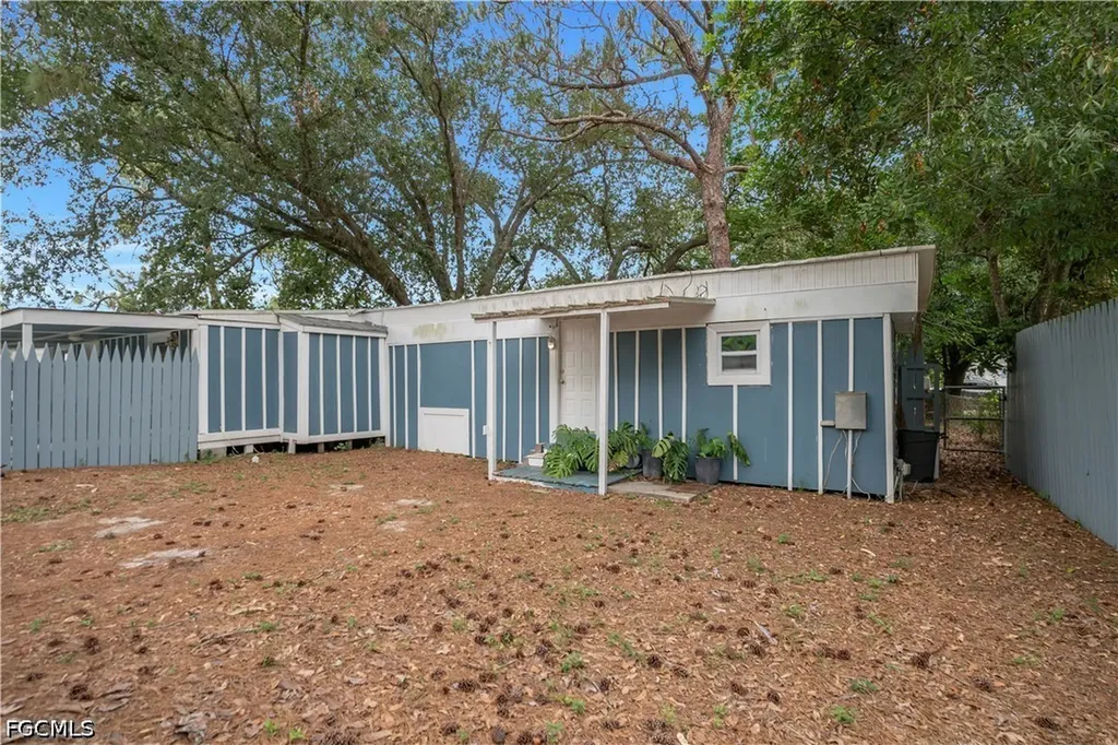 8239 Sevigny Drive North Fort Myers FL 33917