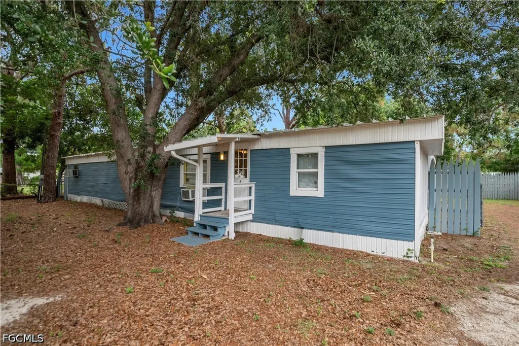 8239 Sevigny Drive North Fort Myers FL 33917