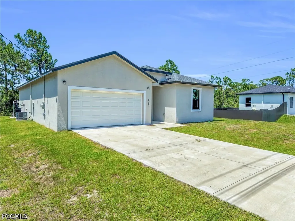 203 E 17th Street Lehigh Acres FL 33972
