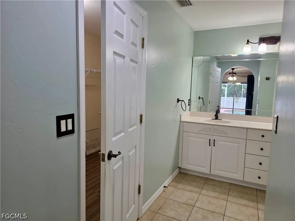 1803 SW 2nd Avenue Cape Coral FL 33991