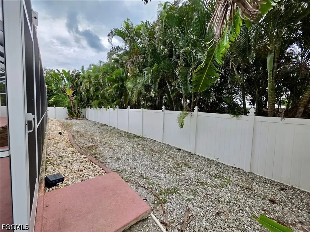1803 SW 2nd Avenue Cape Coral FL 33991
