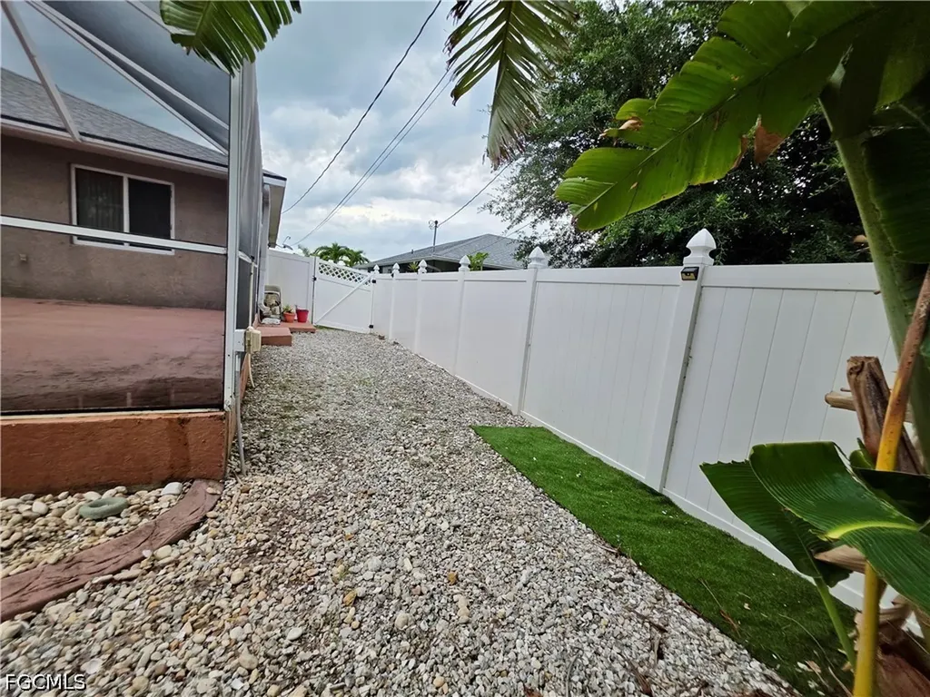 1803 SW 2nd Avenue Cape Coral FL 33991