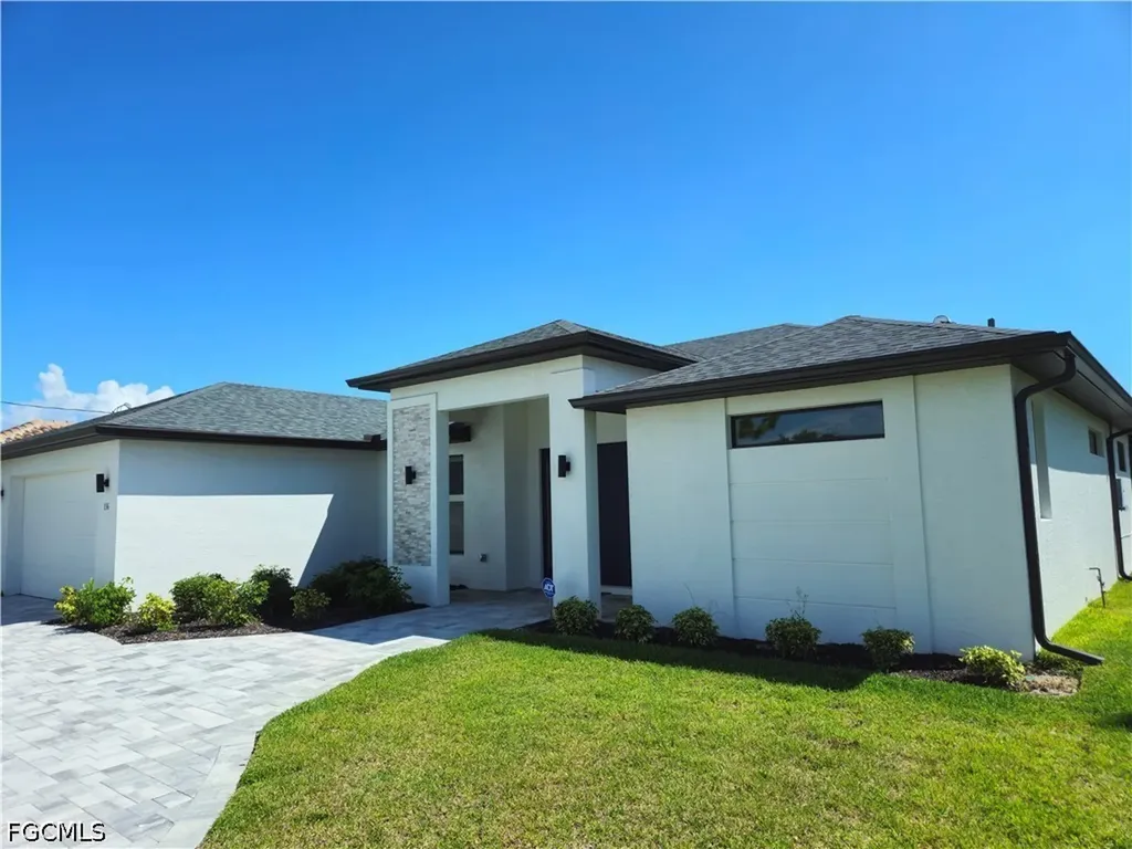 136 Kamal Parkway Cape Coral FL 33904