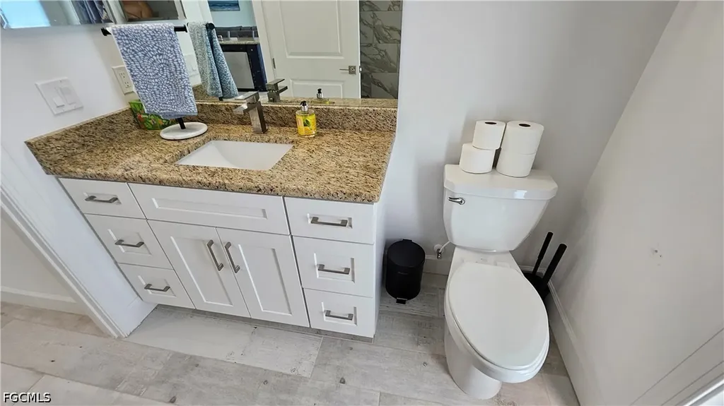 136 Kamal Parkway Cape Coral FL 33904