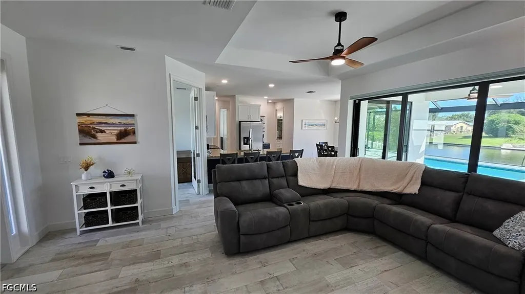 136 Kamal Parkway Cape Coral FL 33904