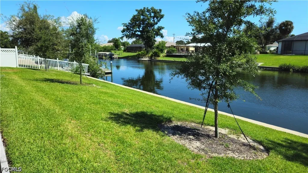 136 Kamal Parkway Cape Coral FL 33904