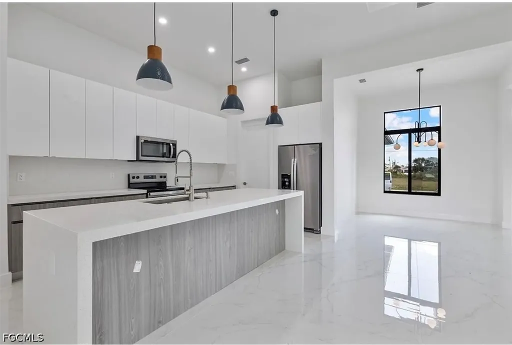 2903 NW 6th Terrace Cape Coral FL 33993