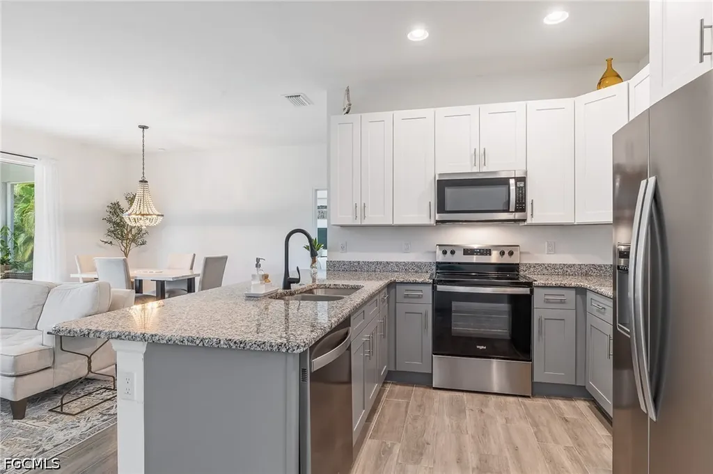 3520 NW 21st Terrace Cape Coral FL 33993