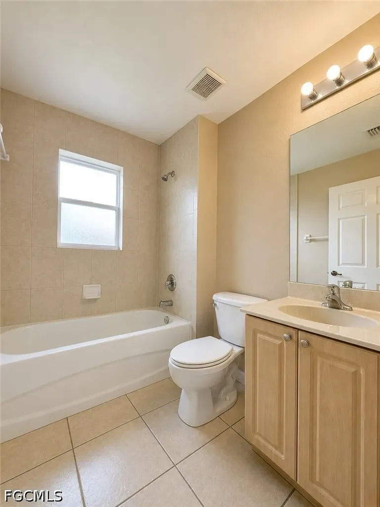 3304 Skyline Boulevard Cape Coral FL 33914