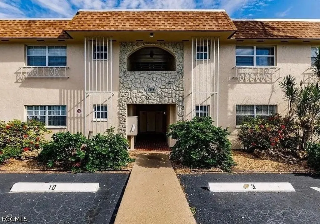 4923 Vincennes Court Cape Coral FL 33904