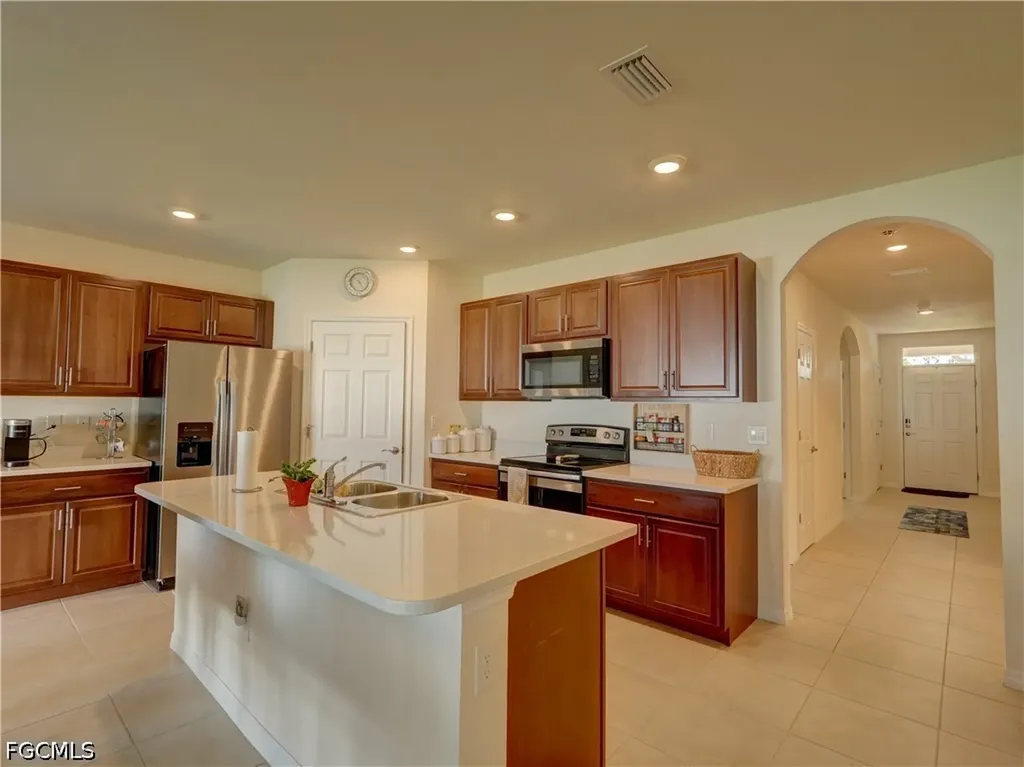 328 SW 24th Place Cape Coral FL 33991