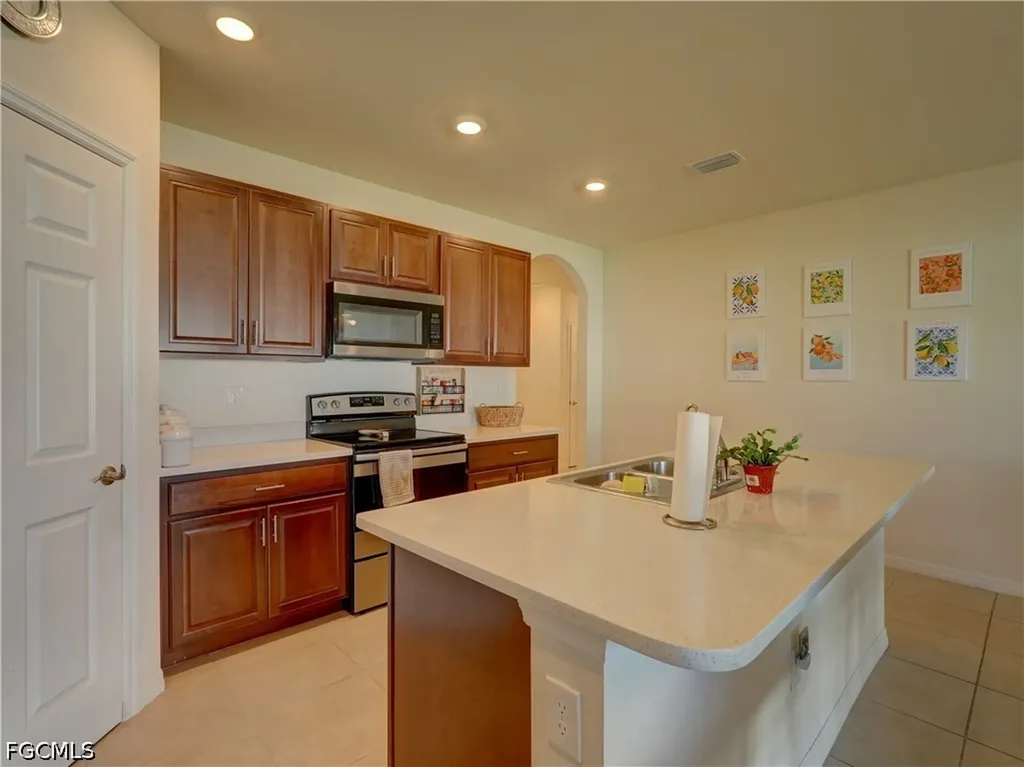 328 SW 24th Place Cape Coral FL 33991
