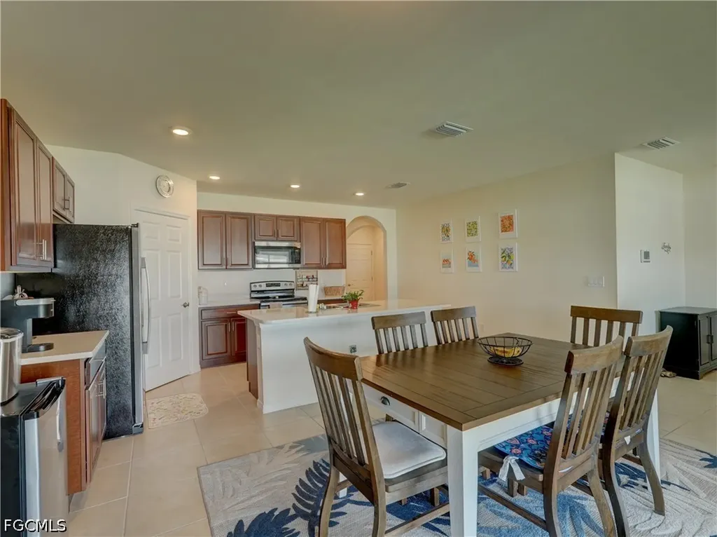 328 SW 24th Place Cape Coral FL 33991