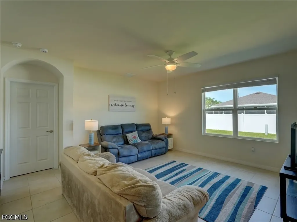 328 SW 24th Place Cape Coral FL 33991