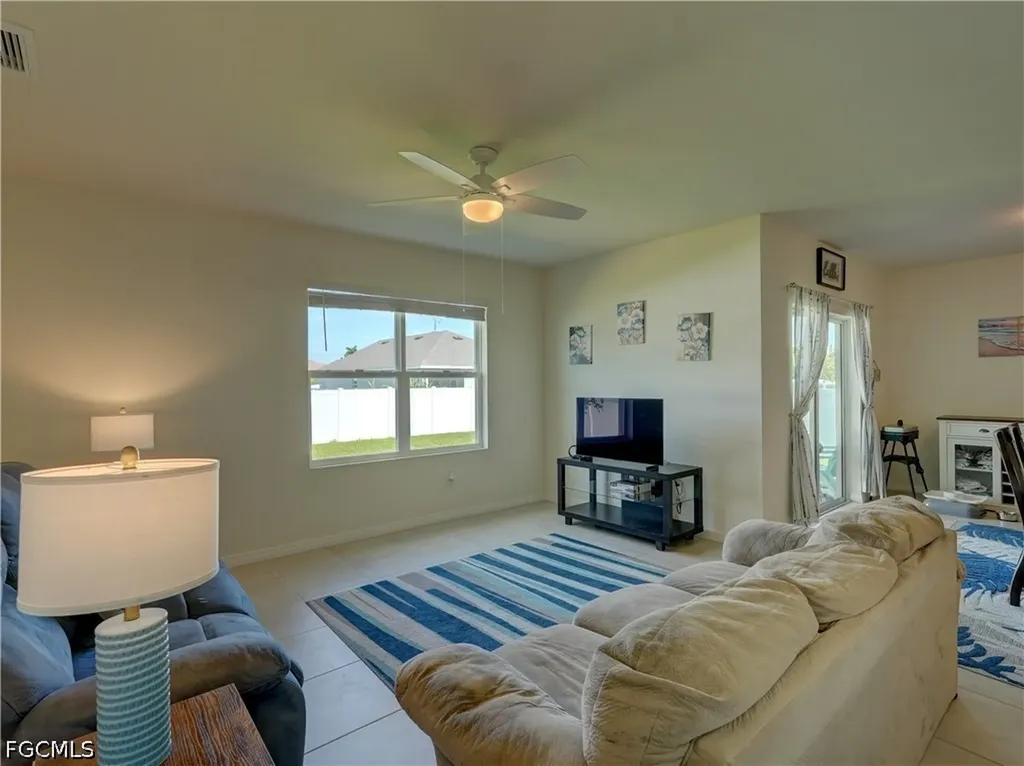 328 SW 24th Place Cape Coral FL 33991