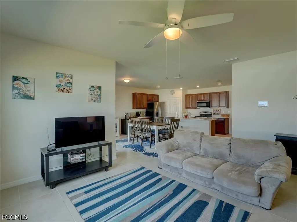 328 SW 24th Place Cape Coral FL 33991