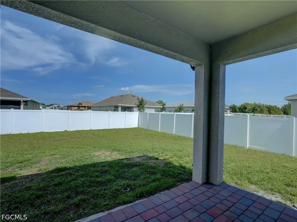 328 SW 24th Place Cape Coral FL 33991