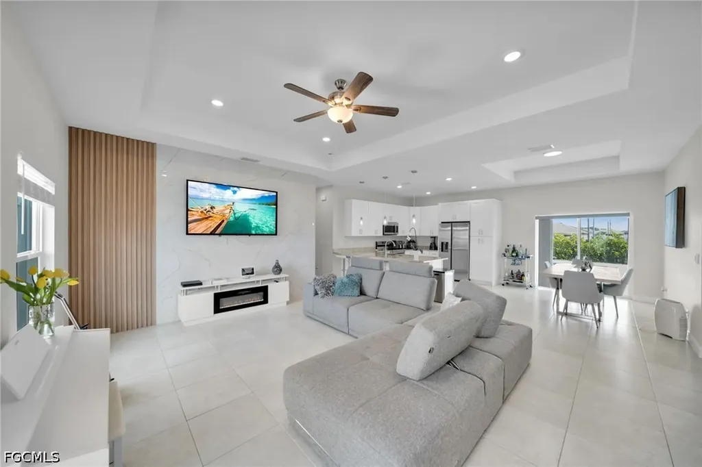 405 NW 10th Street Cape Coral FL 33993