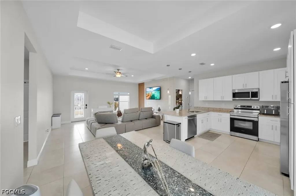 405 NW 10th Street Cape Coral FL 33993