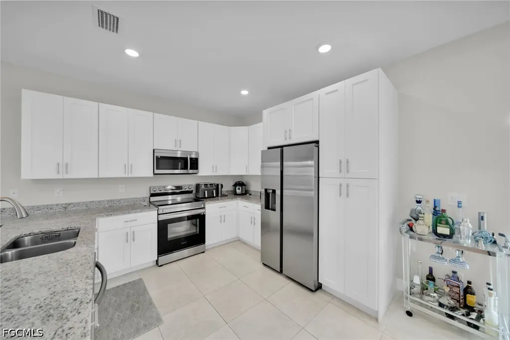 405 NW 10th Street Cape Coral FL 33993