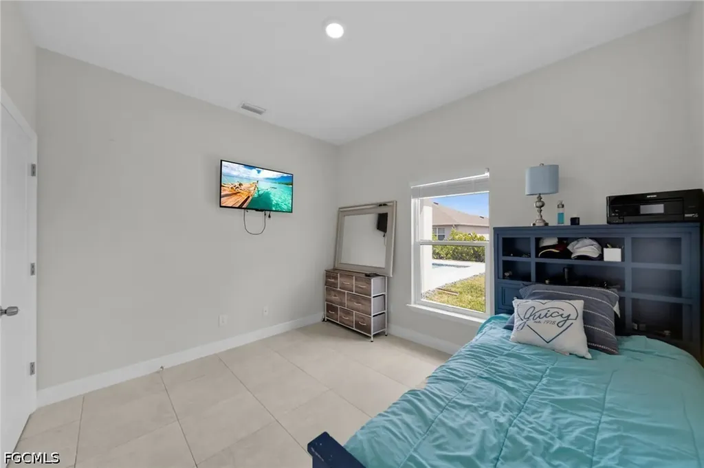 405 NW 10th Street Cape Coral FL 33993